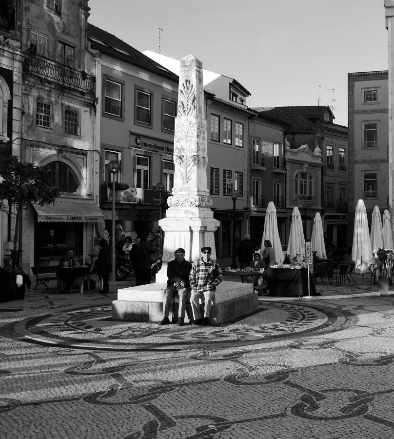 Downtown Shelter - Casa Da Praca Apartment Aveiro Bagian luar foto